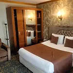 Sarr Tac Mahal Hotel *