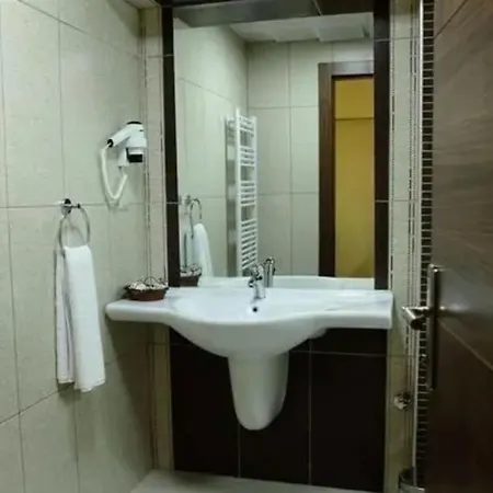Sarr Tac Mahal *
