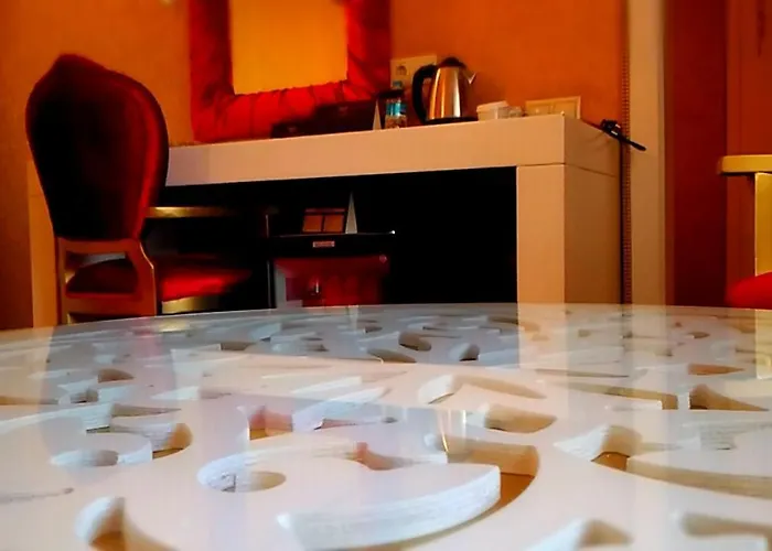 Sarr Tac Mahal Hotel