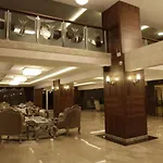 Sarr Tac Mahal 酒店 *