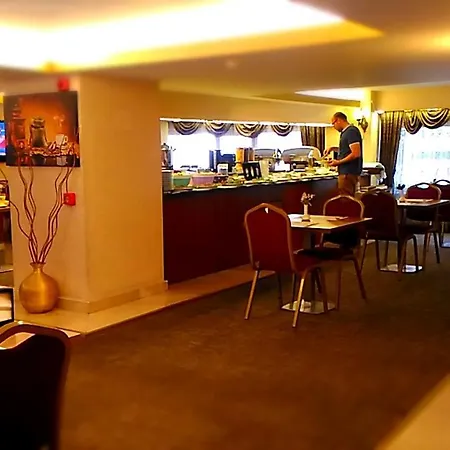 Sarr Tac Mahal Hotel *