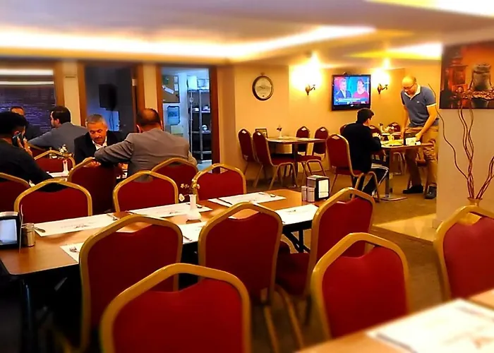 Hotel Sarr Tac Mahal *